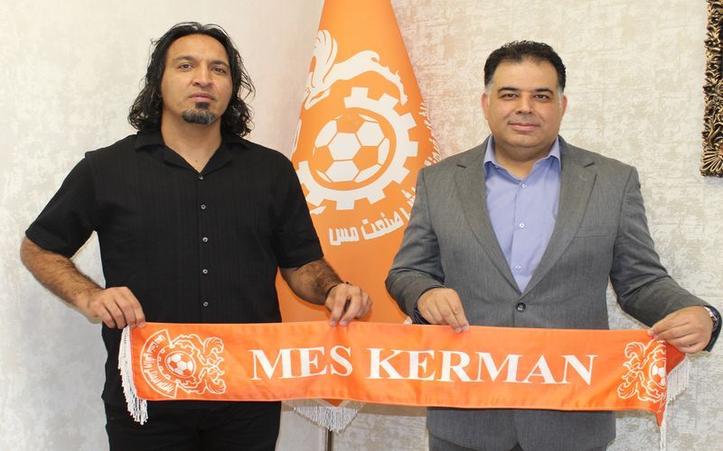 تمدید قرارداد با فرزاد حسین خانی